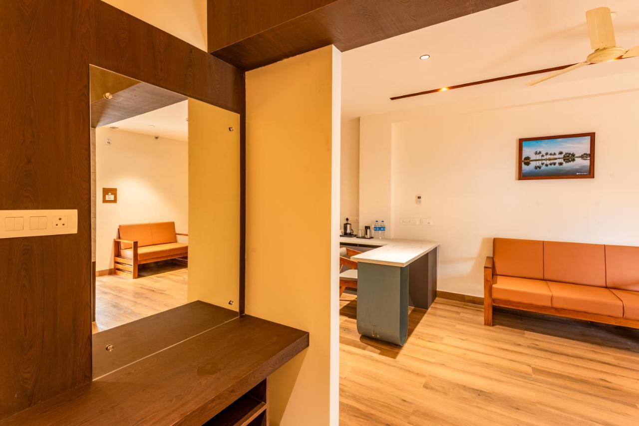 Hotel Stay Bella Кожикод Екстериор снимка