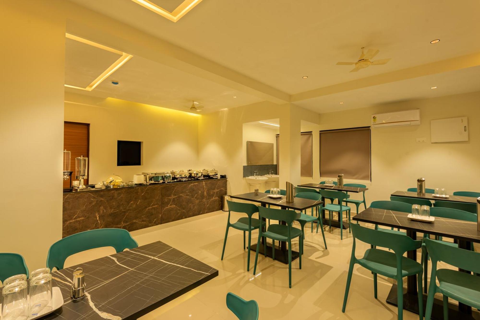 Hotel Stay Bella Кожикод Екстериор снимка