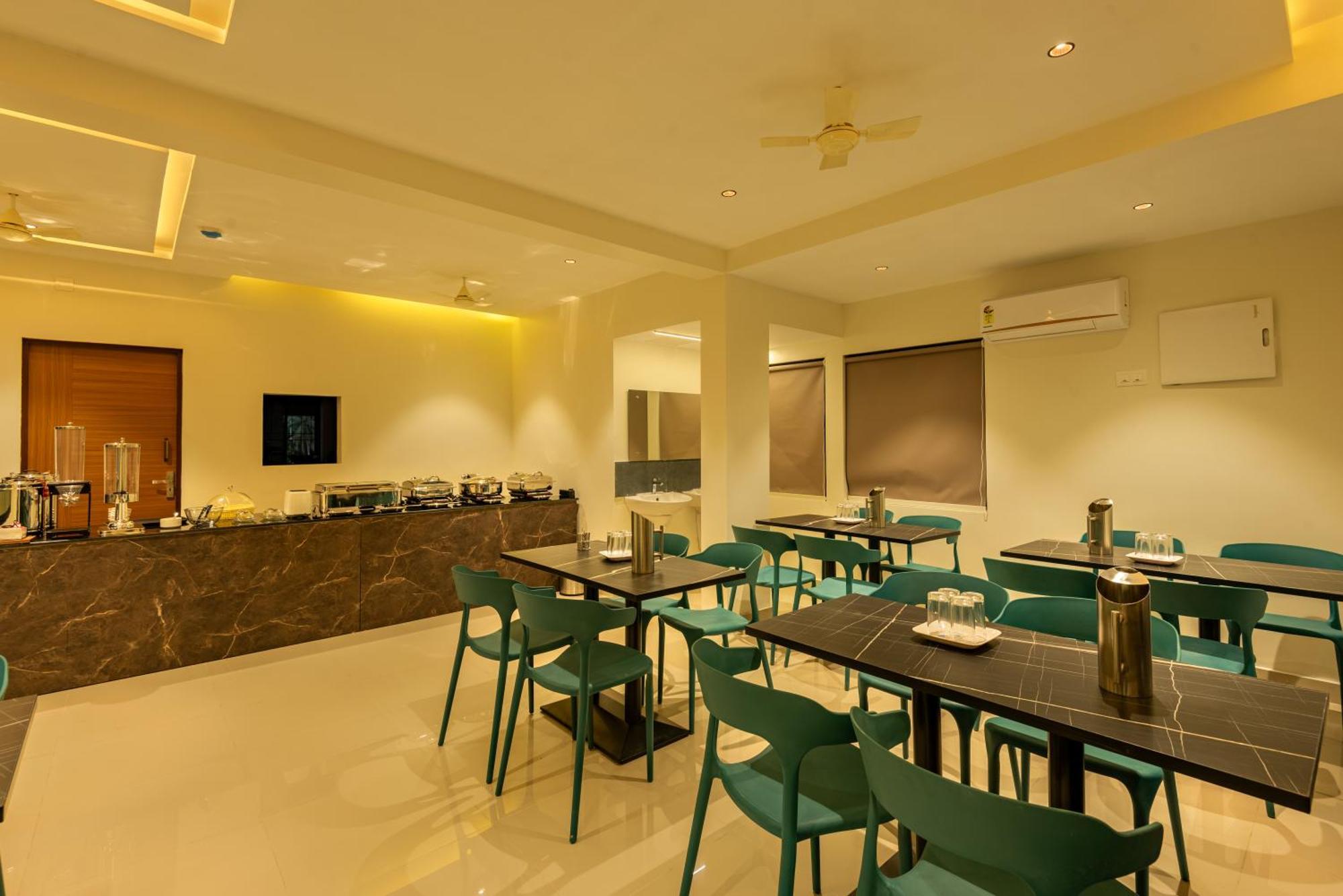 Hotel Stay Bella Кожикод Екстериор снимка